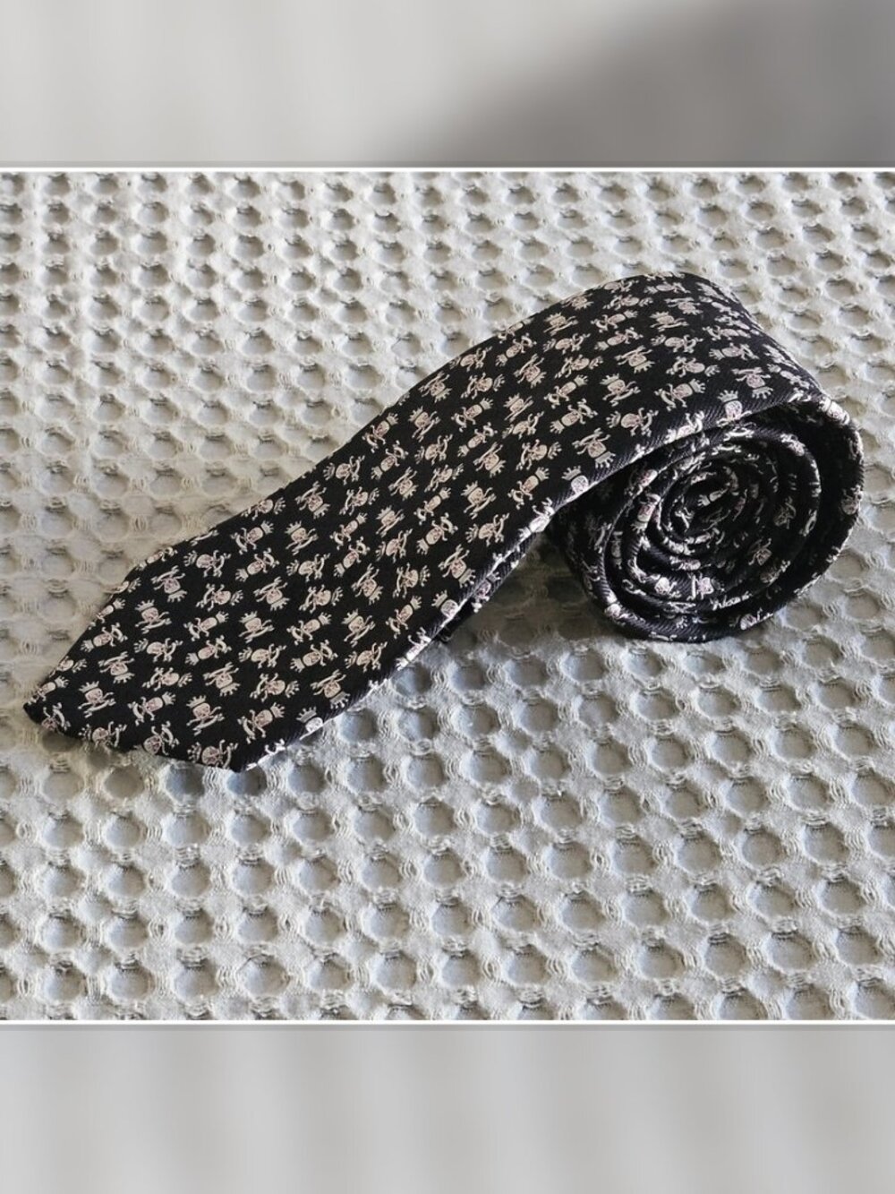 Barker Black Pink Eyes Skull Pattern Black 100% Silk Tie Made in Italy